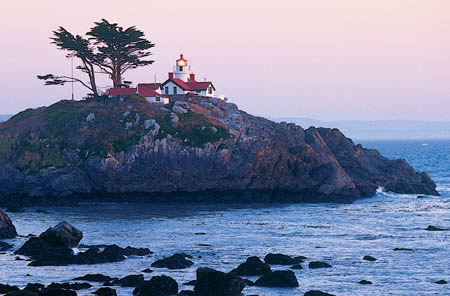photo of battery point lighthouse